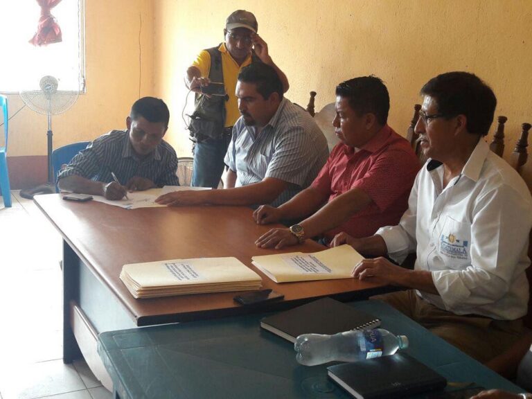 Firma de Convenios Inversión 2018, San Miguel Chichaj, B.V.